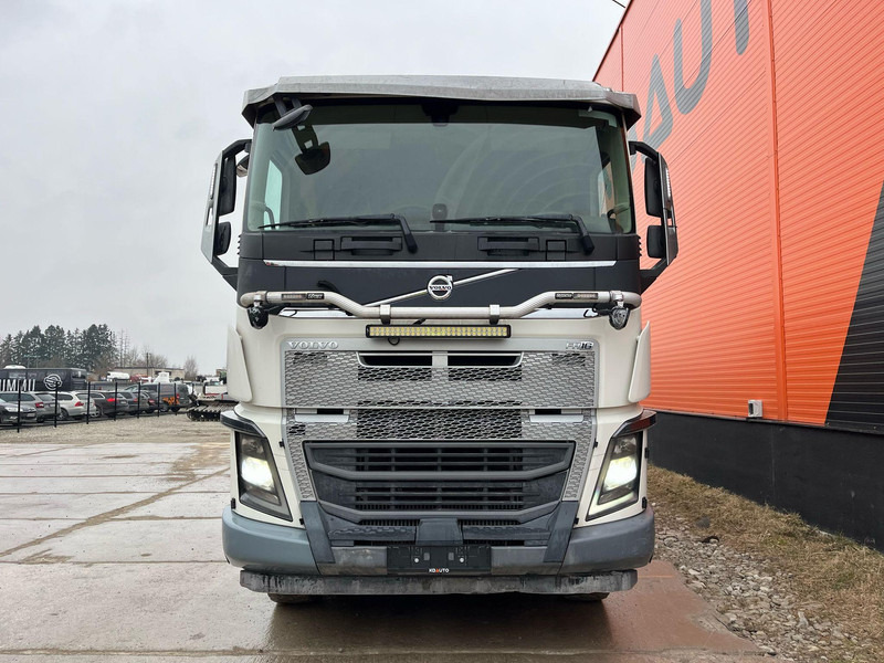 Volvo FH 750 10x4 ADR / RETARDER / FULL STEEL / BOX L=7089 mm - מזהיר: תמונה 3 Volvo FH 750 10x4 ADR / RETARDER / FULL STEEL / BOX L=7089 mm - מזהיר: תמונה 3