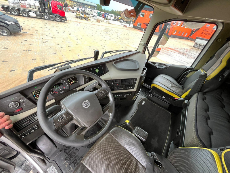 הַחכָּרָה Volvo FH 750 6x4 CHASSIS L=6970 / RETARDER / PTO / TANDEM AXLE LIFT Volvo FH 750 6x4 CHASSIS L=6970 / RETARDER / PTO / TANDEM AXLE LIFT: תמונה 17 הַחכָּרָה Volvo FH 750 6x4 CHASSIS L=6970 / RETARDER / PTO / TANDEM AXLE LIFT Volvo FH 750 6x4 CHASSIS L=6970 / RETARDER / PTO / TANDEM AXLE LIFT: תמונה 17