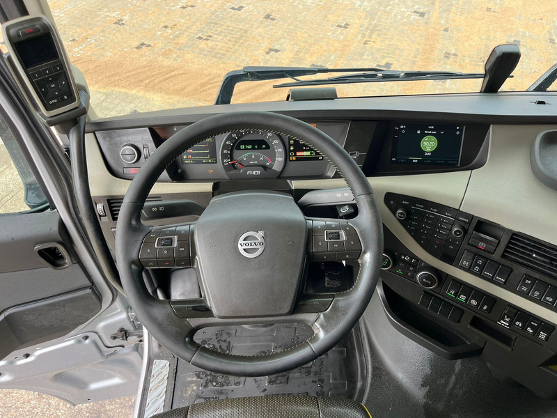 הַחכָּרָה Volvo FH 750 6x4 CHASSIS L=6970 / RETARDER / PTO / TANDEM AXLE LIFT Volvo FH 750 6x4 CHASSIS L=6970 / RETARDER / PTO / TANDEM AXLE LIFT: תמונה 14 הַחכָּרָה Volvo FH 750 6x4 CHASSIS L=6970 / RETARDER / PTO / TANDEM AXLE LIFT Volvo FH 750 6x4 CHASSIS L=6970 / RETARDER / PTO / TANDEM AXLE LIFT: תמונה 14