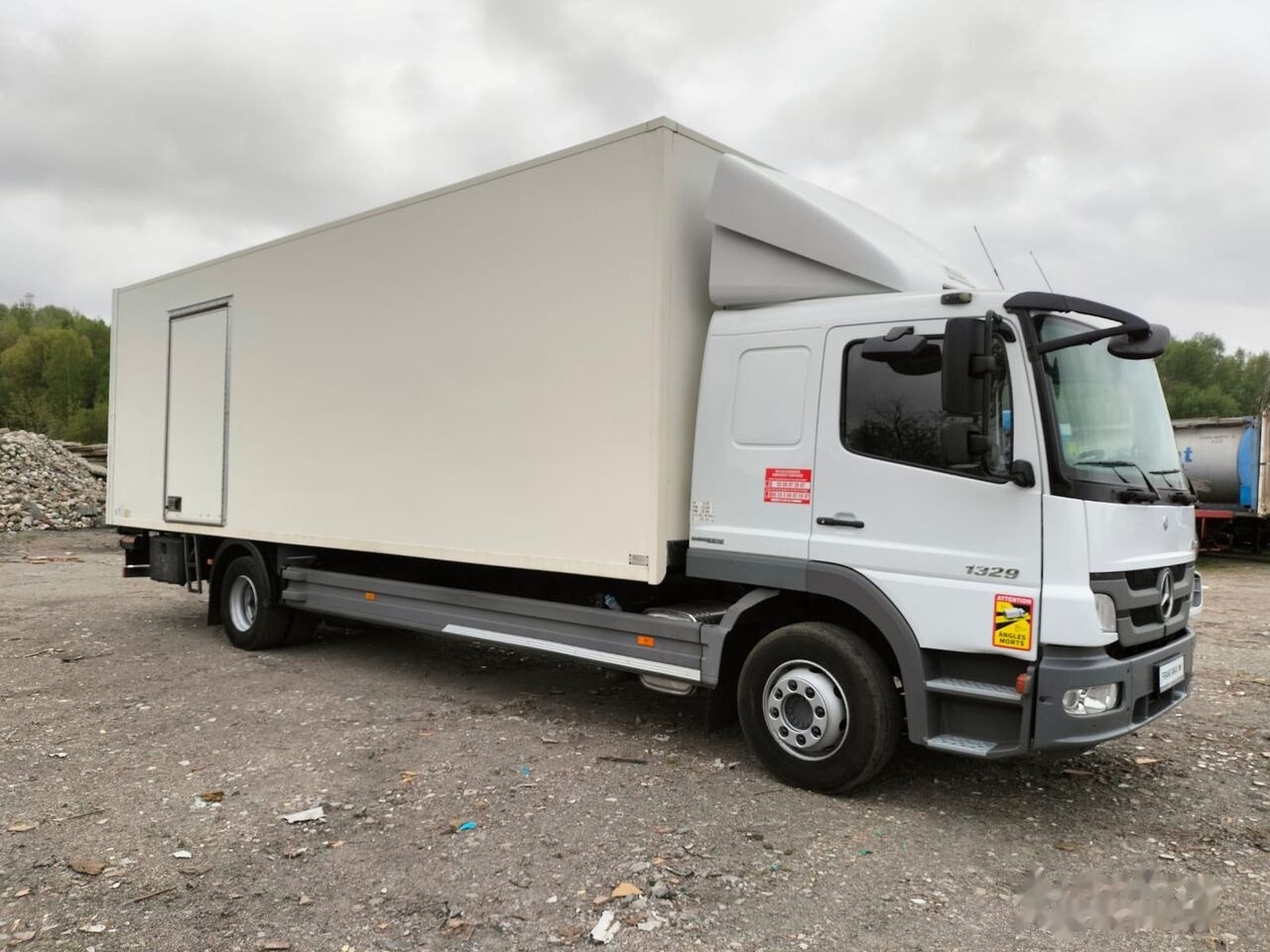 Mercedes-Benz ATEGO 1329 - משאית איזותרמית: תמונה 2 Mercedes-Benz ATEGO 1329 - משאית איזותרמית: תמונה 2