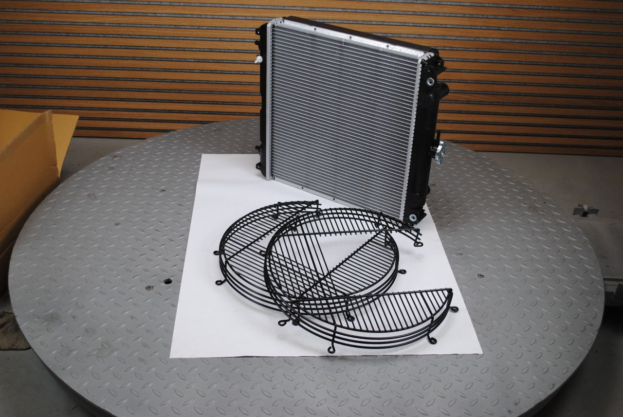 Yanmar Yanmar Radiator 129601-44500 - מנוע: תמונה 3 Yanmar Yanmar Radiator 129601-44500 - מנוע: תמונה 3