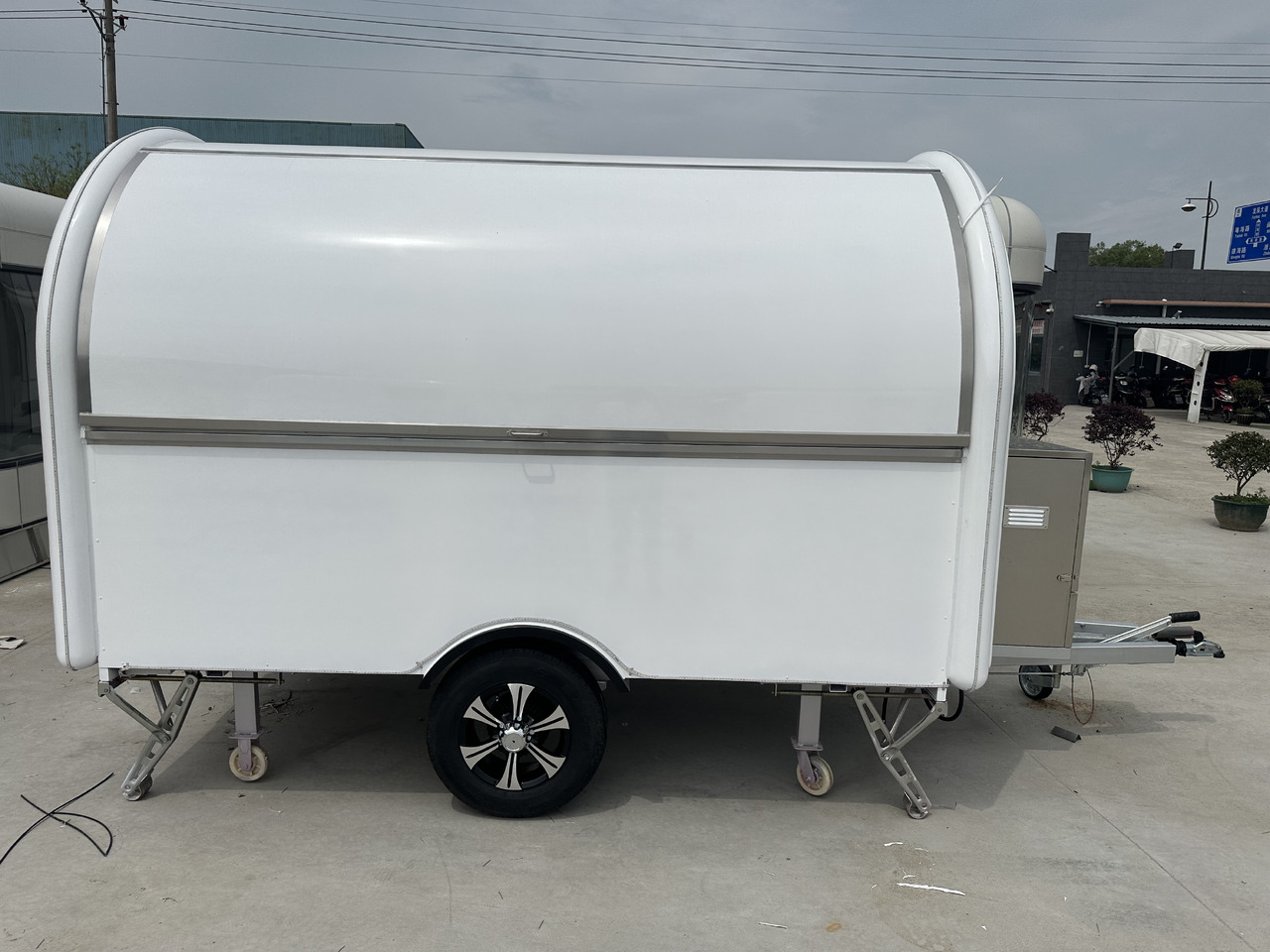 ERZODA Catering Trailer | Food Truck | Concession trailer | Food Trailers - קרון נגרר לממכר: תמונה 4 ERZODA Catering Trailer | Food Truck | Concession trailer | Food Trailers - קרון נגרר לממכר: תמונה 4