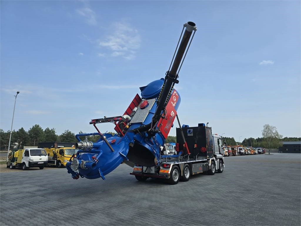 MAN Disab Centurion P210/9 ADR Vacuum suction-blowing - משאית ואקום: תמונה 1 MAN Disab Centurion P210/9 ADR Vacuum suction-blowing - משאית ואקום: תמונה 1