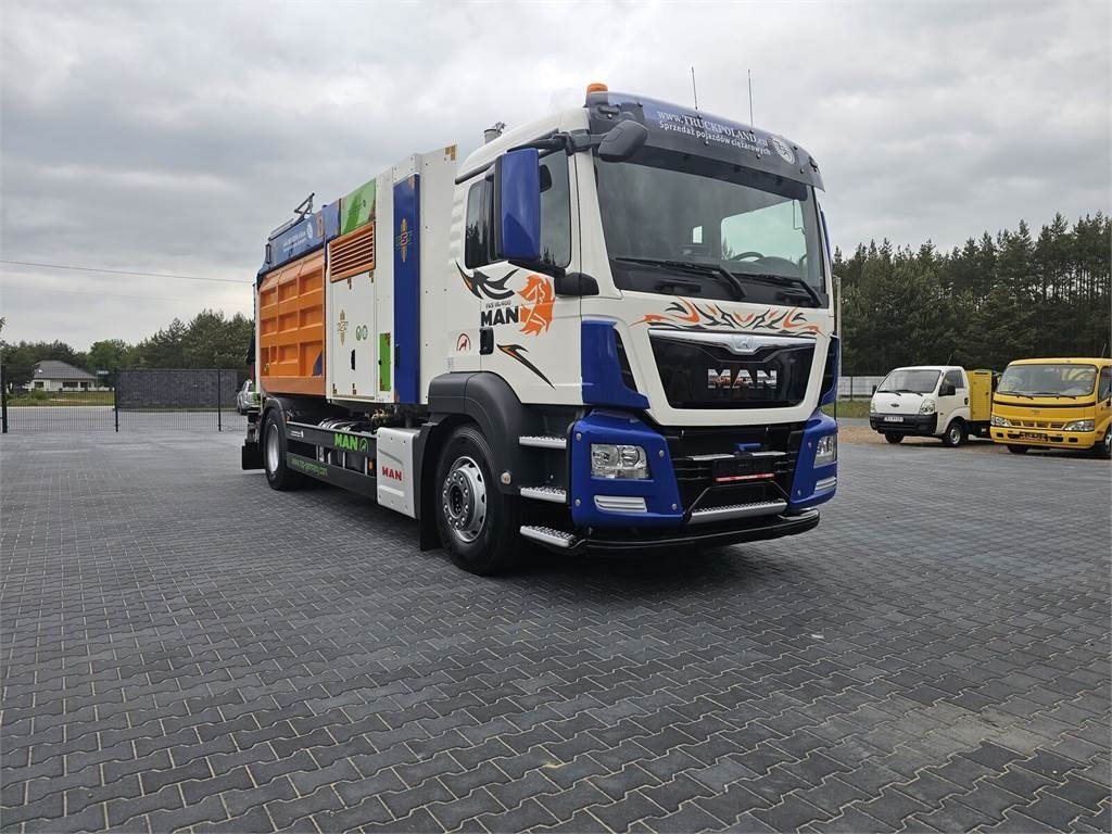 MAN RSP ESE 18/4-KM Saugbagger vacuum cleaner excavato - משאית ואקום: תמונה 2 MAN RSP ESE 18/4-KM Saugbagger vacuum cleaner excavato - משאית ואקום: תמונה 2