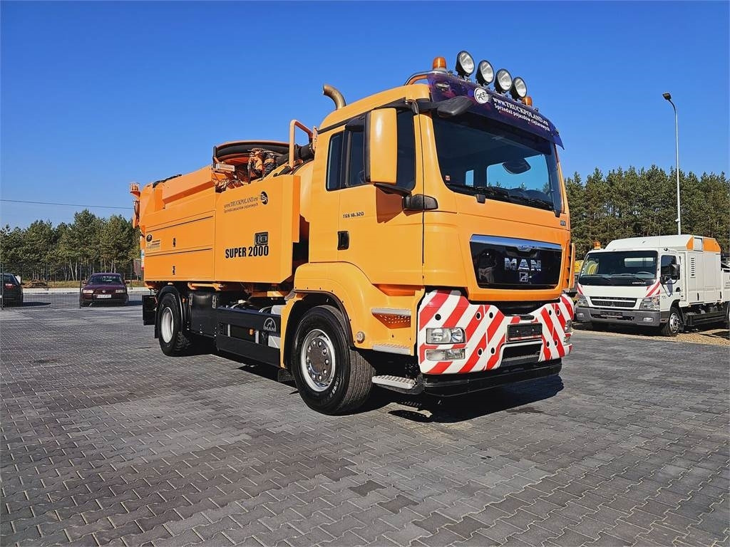 MAN SUPER 2000 4x2 WUKO RECYKLING for collecting liqui - משאית ואקום: תמונה 2 MAN SUPER 2000 4x2 WUKO RECYKLING for collecting liqui - משאית ואקום: תמונה 2
