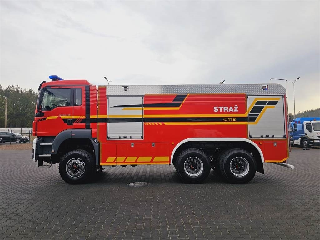 MAN TGS 26.440 6x6 9500 l water + 950 foam Stolarczyk - משאית אש: תמונה 2 MAN TGS 26.440 6x6 9500 l water + 950 foam Stolarczyk - משאית אש: תמונה 2