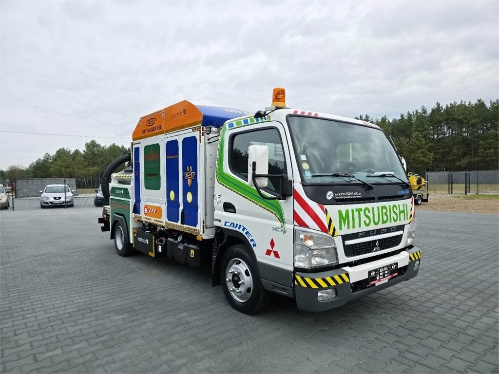 Mitsubishi CANTER odkurzacz koparka ssąca Saugbagger CITY SAU - משאית ואקום: תמונה 2 Mitsubishi CANTER odkurzacz koparka ssąca Saugbagger CITY SAU - משאית ואקום: תמונה 2