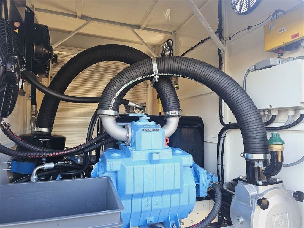 משאית ואקום Renault GAMA KANRO KOMBI 5000 WUKO FOR CHANNEL CLEANING: תמונה 12