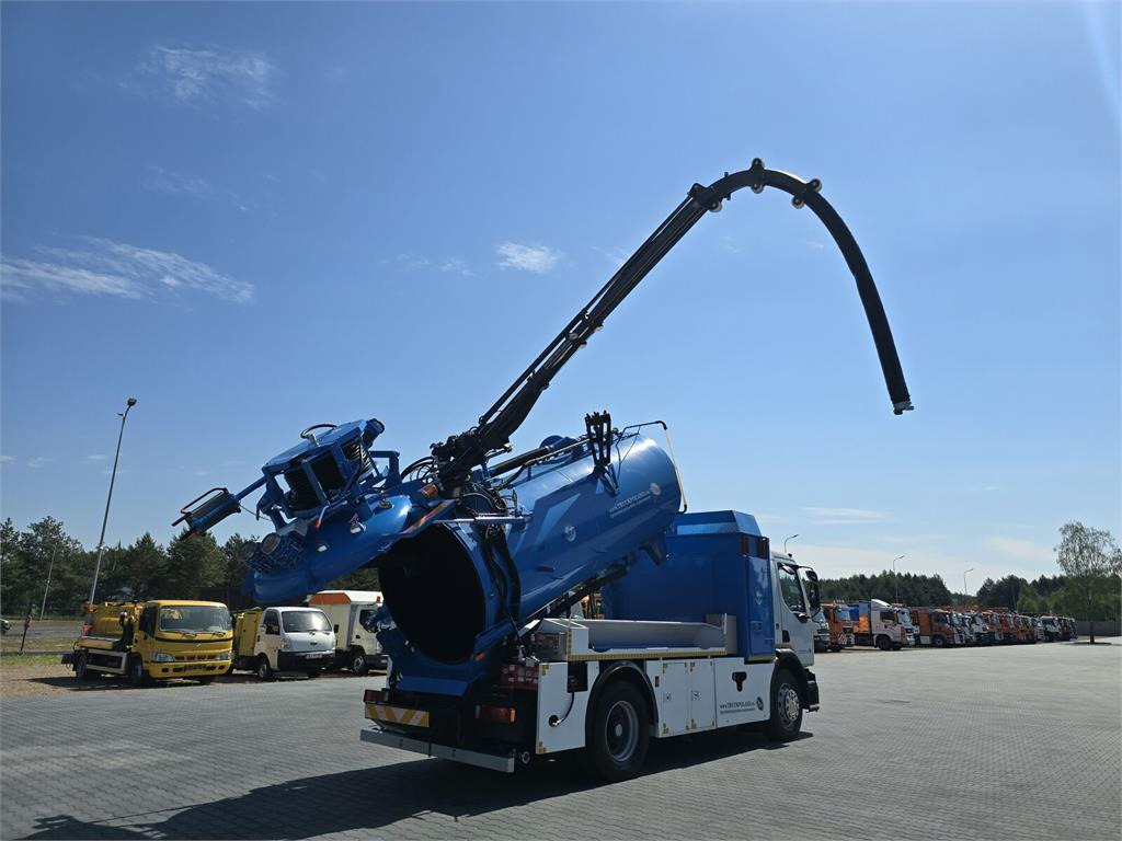 Renault WUKO RIVARD for collecting liquid waste - משאית ואקום: תמונה 1 Renault WUKO RIVARD for collecting liquid waste - משאית ואקום: תמונה 1