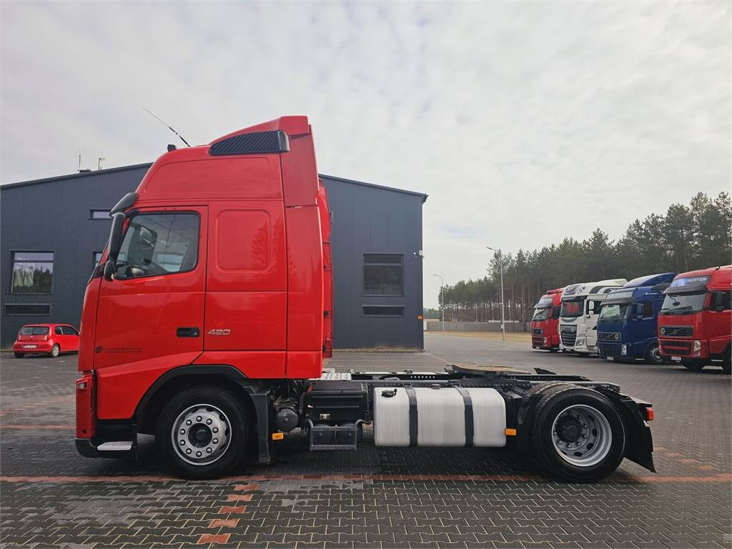 Volvo FH13 XXL NEW TIRES MANUAL 420 EURO 5 2011 - יחידת טרקטור: תמונה 3 Volvo FH13 XXL NEW TIRES MANUAL 420 EURO 5 2011 - יחידת טרקטור: תמונה 3