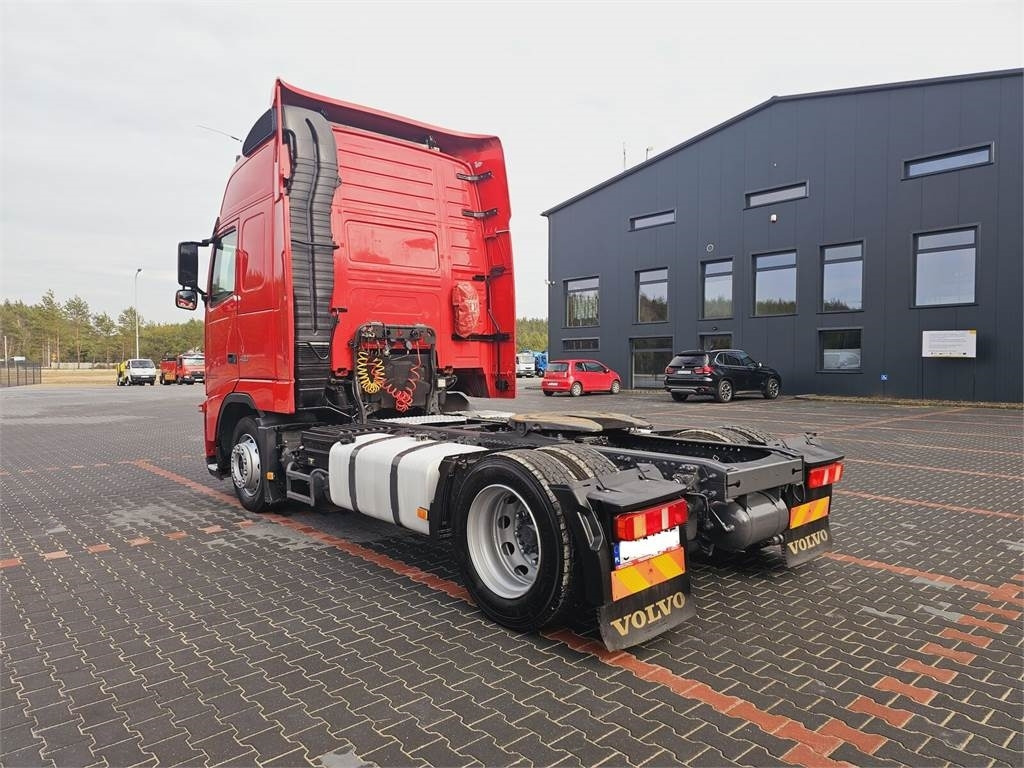 Volvo FH13 XXL NEW TIRES MANUAL 420 EURO 5 2011 - יחידת טרקטור: תמונה 4 Volvo FH13 XXL NEW TIRES MANUAL 420 EURO 5 2011 - יחידת טרקטור: תמונה 4