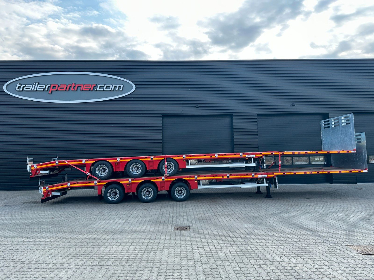 Faymonville Maxtrailer MAX 200 3 achs MEGA - סמיטריילר צד נופל/ שטוח: תמונה 1 Faymonville Maxtrailer MAX 200 3 achs MEGA - סמיטריילר צד נופל/ שטוח: תמונה 1