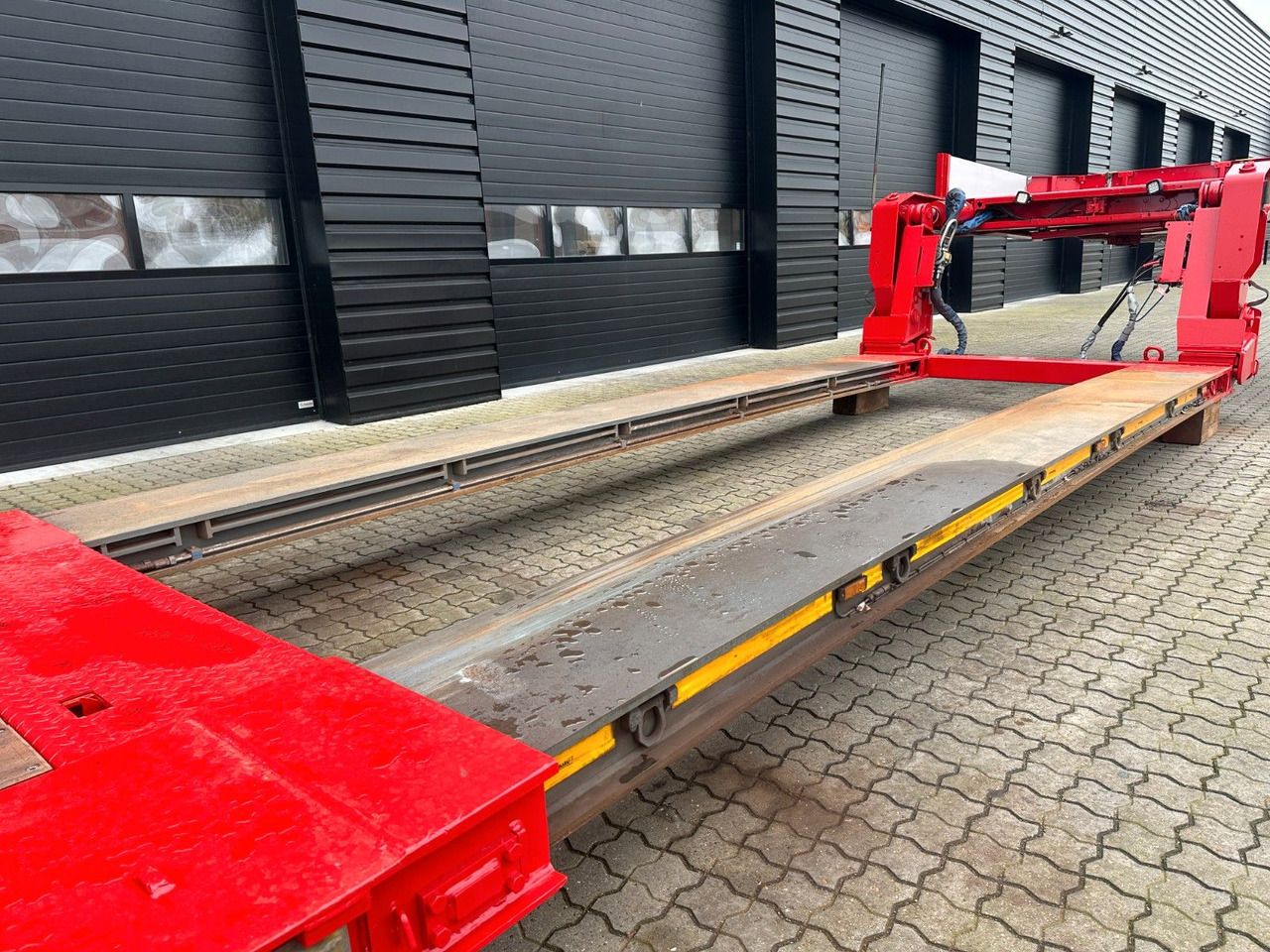 Faymonville Megamax 2 achs tiefbett / Neu Lackiert Faymonville Megamax 2 achs tiefbett / Neu Lackiert - סמיטריילר עם מטען נמוך: תמונה 5 Faymonville Megamax 2 achs tiefbett / Neu Lackiert Faymonville Megamax 2 achs tiefbett / Neu Lackiert - סמיטריילר עם מטען נמוך: תמונה 5