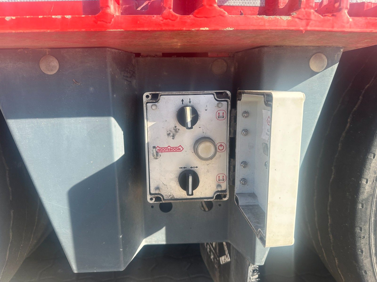 קרון נגרר עם מטען נמוך Nooteboom 4 achs anhänger / Doppelt rampen: תמונה 6