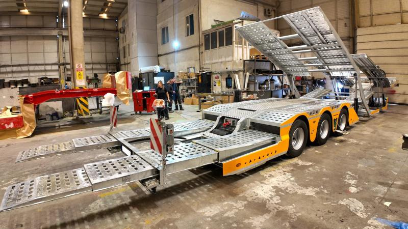 Eroglu 3 Axle Trucks Carriers - סמיטריילר בהובלה אוטומטית: תמונה 3 Eroglu 3 Axle Trucks Carriers - סמיטריילר בהובלה אוטומטית: תמונה 3