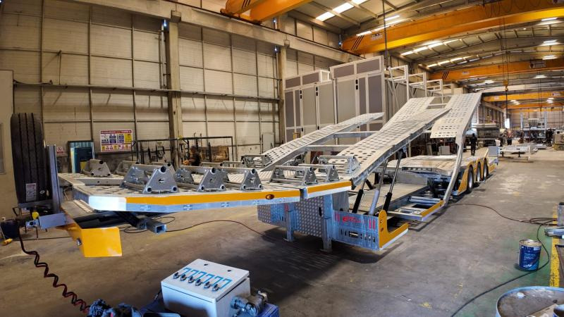 Eroglu 3 Axle Trucks Carriers - סמיטריילר בהובלה אוטומטית: תמונה 5 Eroglu 3 Axle Trucks Carriers - סמיטריילר בהובלה אוטומטית: תמונה 5