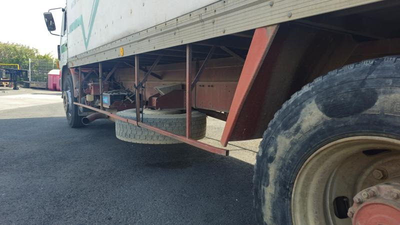 Renault Gamme G 260 - משאית תיבה: תמונה 3 Renault Gamme G 260 - משאית תיבה: תמונה 3