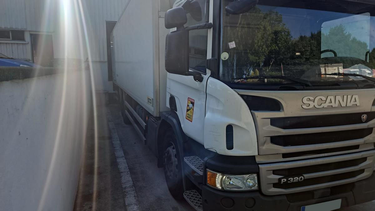 Scania P 320 - משאית קירור: תמונה 2 Scania P 320 - משאית קירור: תמונה 2