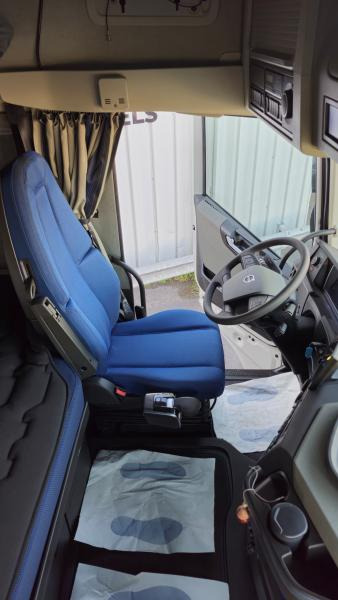 Interior photo 2: יחידת טרקטור Volvo FH 500 Globetrotter XXL (Location / Rent)