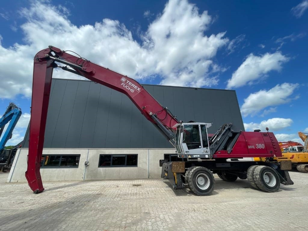 Fuchs MHL380 -- MHL 380 -- 21 mtr reach - מטפל בפסולת/ תעשייתי: תמונה 2 Fuchs MHL380 -- MHL 380 -- 21 mtr reach - מטפל בפסולת/ תעשייתי: תמונה 2