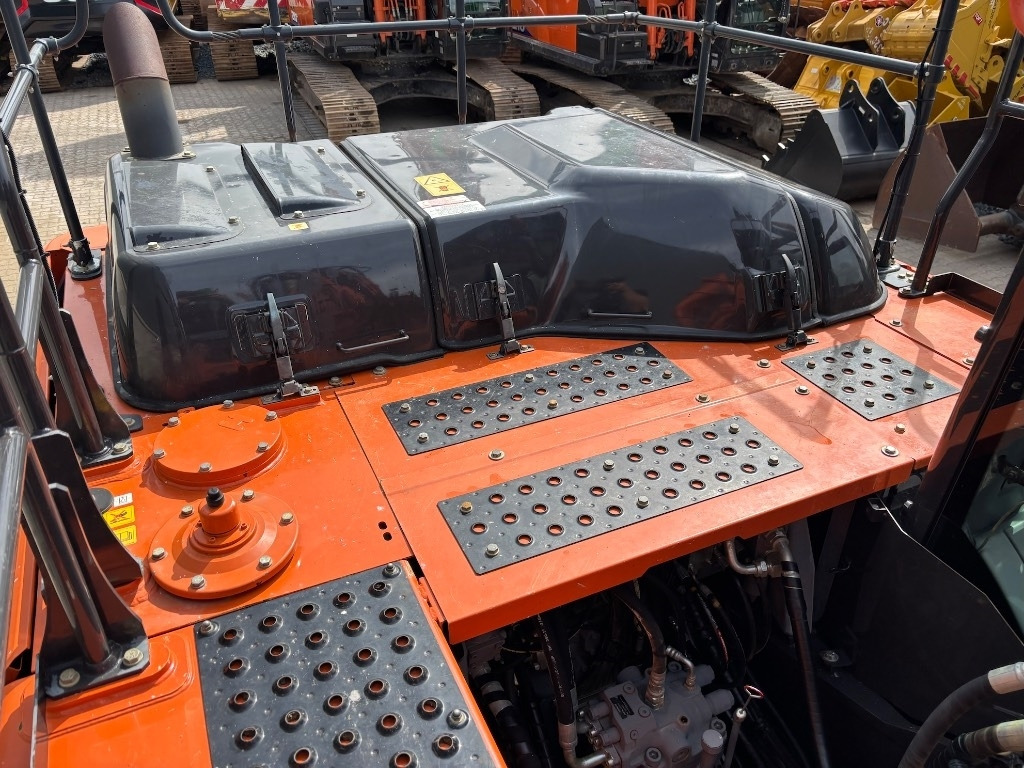מחפר סורק Hitachi ZX 210 LC-6: תמונה 28