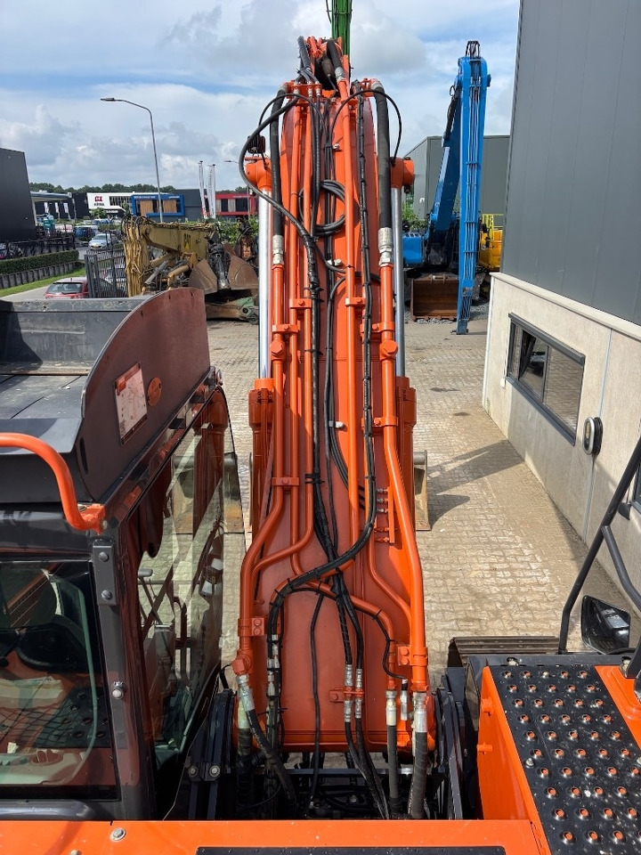 מחפר סורק Hitachi ZX 210 LC-6: תמונה 31