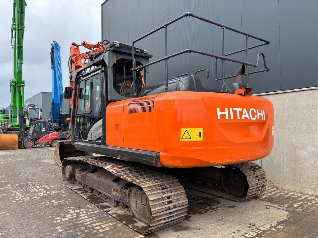 Hitachi ZX 210 LC-6 - מחפר סורק: תמונה 3 Hitachi ZX 210 LC-6 - מחפר סורק: תמונה 3