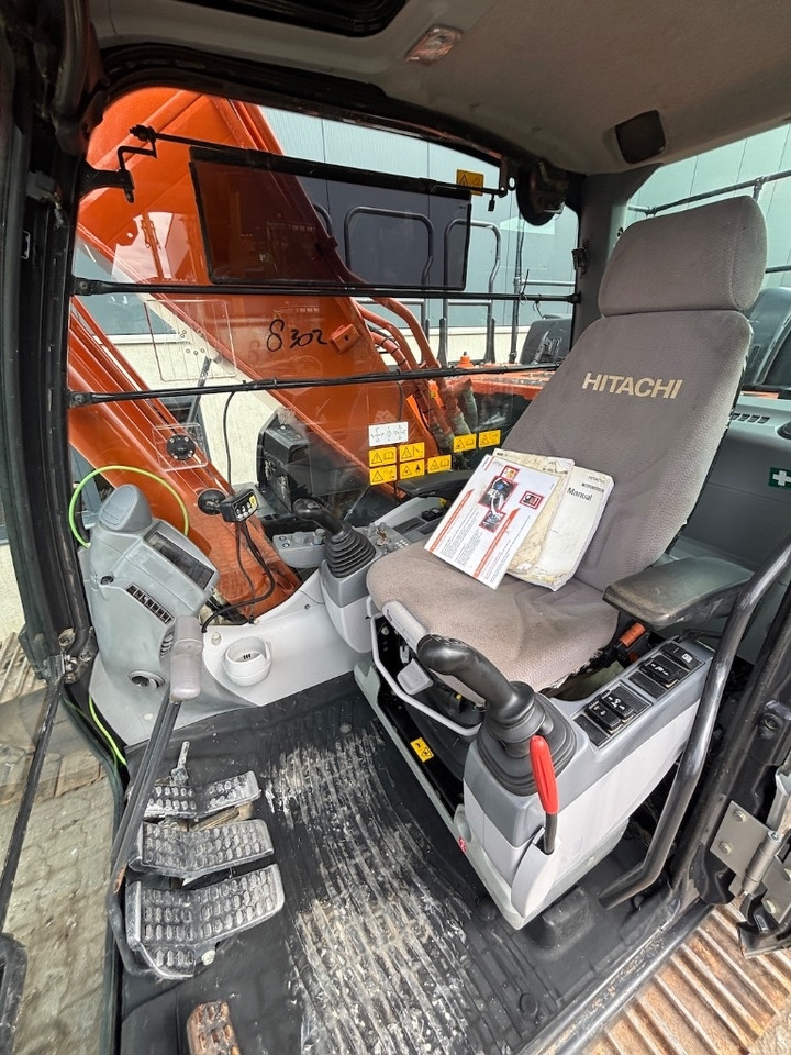 מחפר סורק Hitachi ZX 210 LC-6: תמונה 15