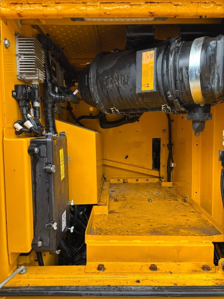 מחפר סורק JCB 220 XL 4F -- 220X lc -- 220 X LC: תמונה 27