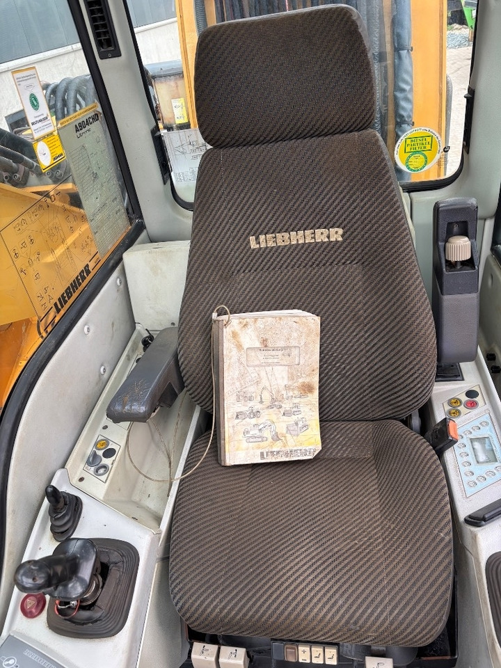 מטפל בפסולת/ תעשייתי Liebherr A 904 C HD: תמונה 14