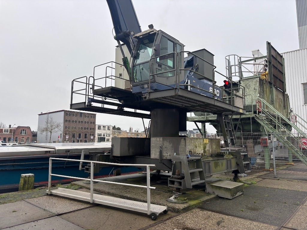 Sennebogen 830 Electric / 830A - מטפל בפסולת/ תעשייתי: תמונה 2 Sennebogen 830 Electric / 830A - מטפל בפסולת/ תעשייתי: תמונה 2