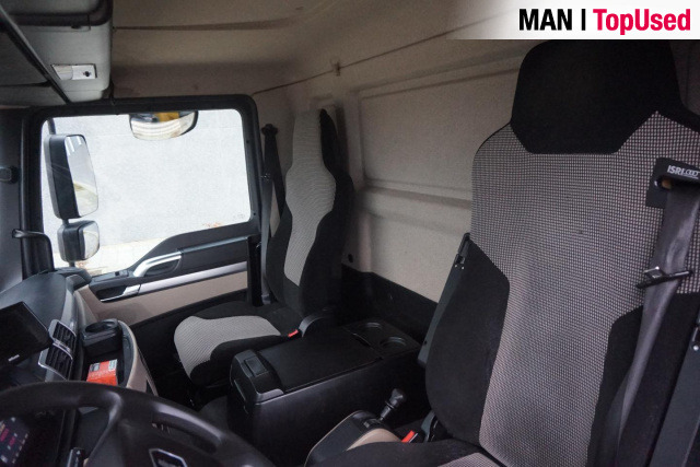 Interior photo 2: משאית וילונות צד MAN TGM 15.290 4X2 BL / Schuifzeil / Ondervouwklep