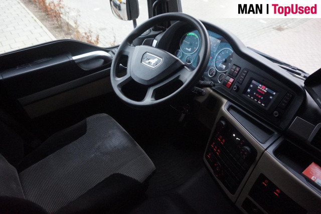 Interior photo 3: משאית וילונות צד MAN TGM 15.290 4X2 BL / Schuifzeil / Ondervouwklep