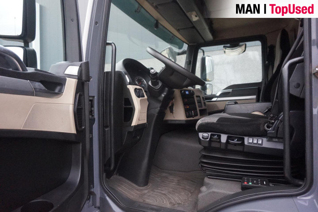 Interior photo 1: משאית וילונות צד MAN TGM 15.290 4X2 BL / Schuifzeil / Ondervouwklep