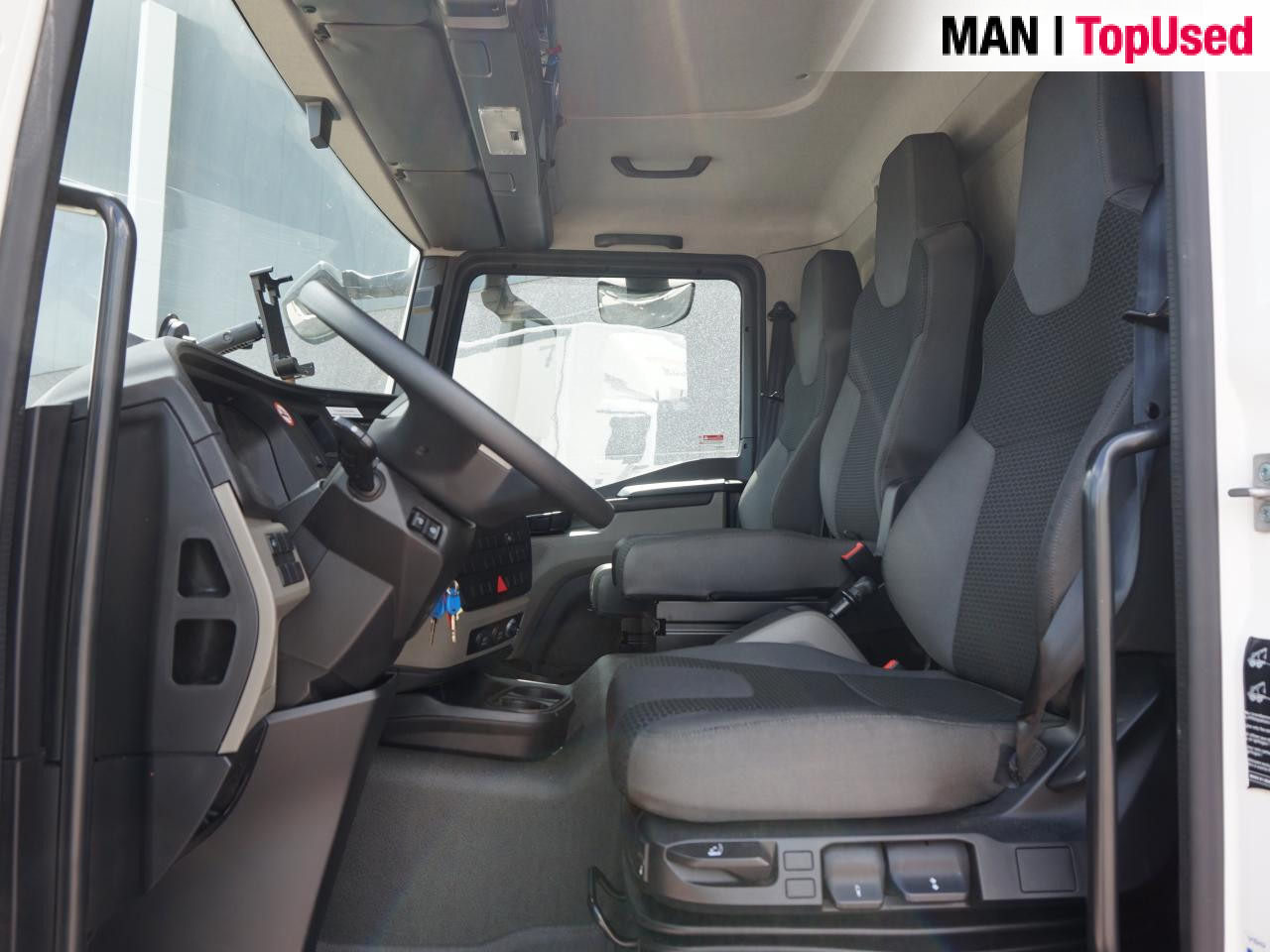 MAN TGM 15.290 4x2 BL CH - משאית צד נופל/ שטוחה: תמונה 2 MAN TGM 15.290 4x2 BL CH - משאית צד נופל/ שטוחה: תמונה 2