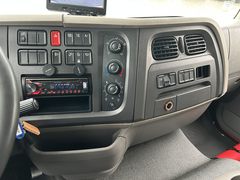 DAF LF 210 FA / 12 Ton / 450 dkm / Tacho V2 / Box / Laadklep / APK TUV 09-26 - משאית תיבה: תמונה 5 DAF LF 210 FA / 12 Ton / 450 dkm / Tacho V2 / Box / Laadklep / APK TUV 09-26 - משאית תיבה: תמונה 5