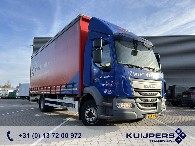 DAF LF 210 FA / 12 Ton / 557 dlm / Curtainside / Loadlift / APK TUV 05-26 - משאית וילונות צד: תמונה 1 DAF LF 210 FA / 12 Ton / 557 dlm / Curtainside / Loadlift / APK TUV 05-26 - משאית וילונות צד: תמונה 1