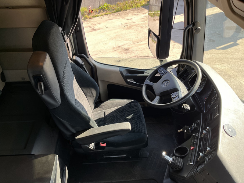 Mercedes-Benz Actros 1842 StreamSpace / 939 dkm / 2 Tanks / NL Truck - יחידת טרקטור: תמונה 3 Mercedes-Benz Actros 1842 StreamSpace / 939 dkm / 2 Tanks / NL Truck - יחידת טרקטור: תמונה 3