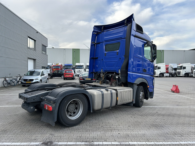 Mercedes-Benz Actros 1842 StreamSpace / 939 dkm / 2 Tanks / NL Truck - יחידת טרקטור: תמונה 2 Mercedes-Benz Actros 1842 StreamSpace / 939 dkm / 2 Tanks / NL Truck - יחידת טרקטור: תמונה 2