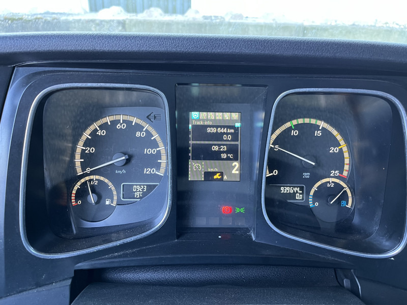 Mercedes-Benz Actros 1842 StreamSpace / 939 dkm / 2 Tanks / NL Truck - יחידת טרקטור: תמונה 4 Mercedes-Benz Actros 1842 StreamSpace / 939 dkm / 2 Tanks / NL Truck - יחידת טרקטור: תמונה 4