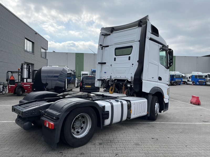 Mercedes-Benz Actros 1842 Streamspace / 724 dkm / 2 Tanks / Stand Airco / NL Truck - יחידת טרקטור: תמונה 2 Mercedes-Benz Actros 1842 Streamspace / 724 dkm / 2 Tanks / Stand Airco / NL Truck - יחידת טרקטור: תמונה 2