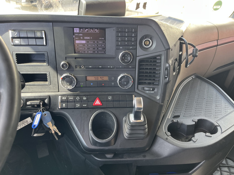 Mercedes-Benz Actros 1842 Streamspace / 897 dkm / 2 Tanks / NL Truck - יחידת טרקטור: תמונה 5 Mercedes-Benz Actros 1842 Streamspace / 897 dkm / 2 Tanks / NL Truck - יחידת טרקטור: תמונה 5