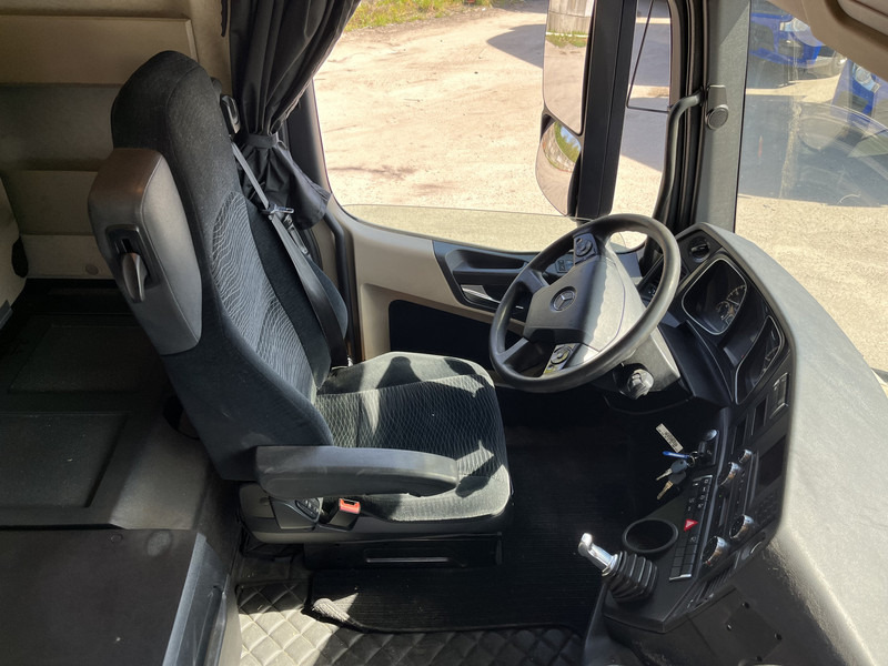 Mercedes-Benz Actros 1842 Streamspace / 897 dkm / 2 Tanks / NL Truck - יחידת טרקטור: תמונה 3 Mercedes-Benz Actros 1842 Streamspace / 897 dkm / 2 Tanks / NL Truck - יחידת טרקטור: תמונה 3