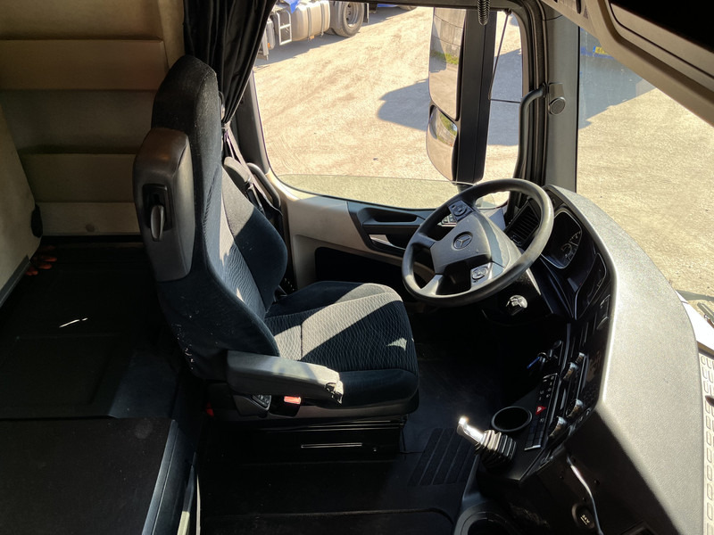 Mercedes-Benz Actros 1842 Streamspace / 937 dkm / 2 Tanks / NL Truck / 8x in stock - יחידת טרקטור: תמונה 3 Mercedes-Benz Actros 1842 Streamspace / 937 dkm / 2 Tanks / NL Truck / 8x in stock - יחידת טרקטור: תמונה 3