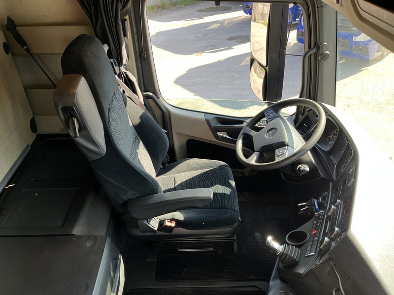 Mercedes-Benz Actros 1842 Streamspace / 945 dkm / 2 Tanks / NL Truck / 15x in stock - יחידת טרקטור: תמונה 3 Mercedes-Benz Actros 1842 Streamspace / 945 dkm / 2 Tanks / NL Truck / 15x in stock - יחידת טרקטור: תמונה 3