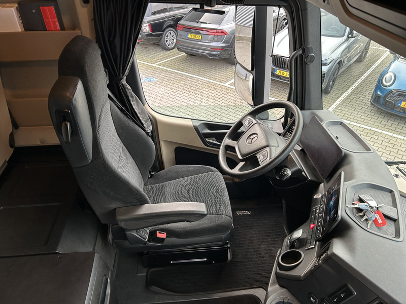 Mercedes-Benz Actros 1845 Gigaspace / Tacho V2 / PTO - Hydraulic / Stand Airco / APK TUV 11-26 - יחידת טרקטור: תמונה 3 Mercedes-Benz Actros 1845 Gigaspace / Tacho V2 / PTO - Hydraulic / Stand Airco / APK TUV 11-26 - יחידת טרקטור: תמונה 3