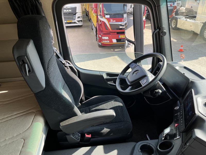 Mercedes-Benz Actros 2124 / 2023 / 18 Ton / 76 dkm / Box / Laadklep - משאית תיבה: תמונה 3 Mercedes-Benz Actros 2124 / 2023 / 18 Ton / 76 dkm / Box / Laadklep - משאית תיבה: תמונה 3