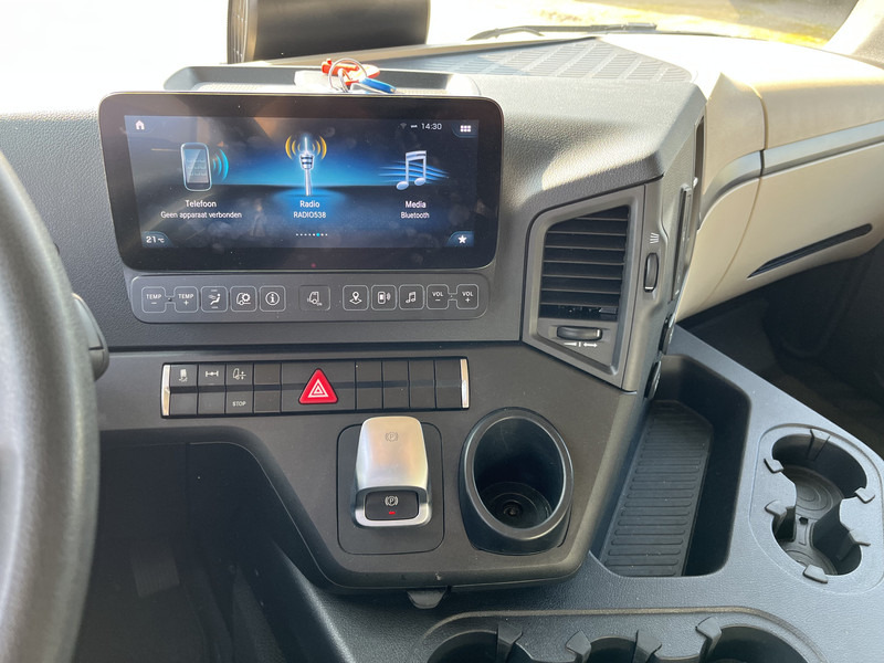 Mercedes-Benz Actros 2124 / 2023 / 18 Ton / Box / Laadklep - משאית תיבה: תמונה 5 Mercedes-Benz Actros 2124 / 2023 / 18 Ton / Box / Laadklep - משאית תיבה: תמונה 5