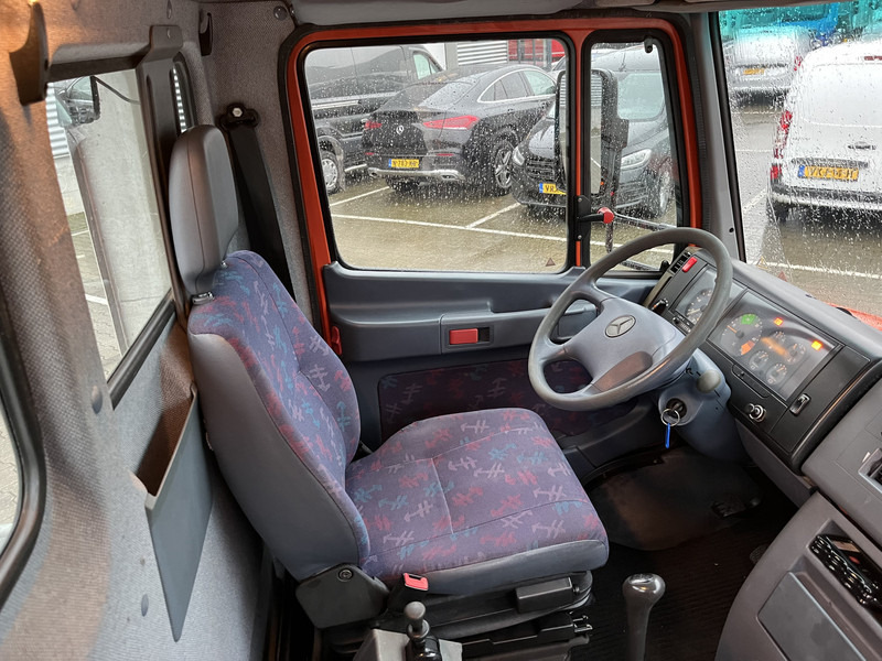 Mercedes-Benz Vario 612 D / Car - Machine Transporter 570 cm / Winch / Ramps / NL Truck - משאית הובלה אוטומטית: תמונה 4 Mercedes-Benz Vario 612 D / Car - Machine Transporter 570 cm / Winch / Ramps / NL Truck - משאית הובלה אוטומטית: תמונה 4