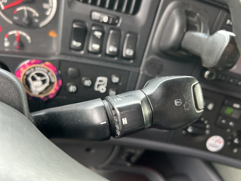 Scania R520 V8 / Showtruck / Buffl Special Interior / Vol Lucht / Retarder - יחידת טרקטור: תמונה 5 Scania R520 V8 / Showtruck / Buffl Special Interior / Vol Lucht / Retarder - יחידת טרקטור: תמונה 5